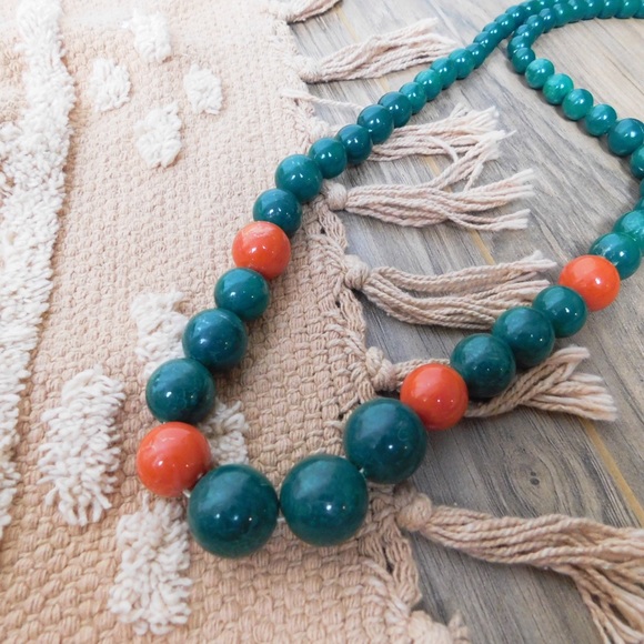 Vintage Green & Red Round Bead Necklace - Picture 2 of 4